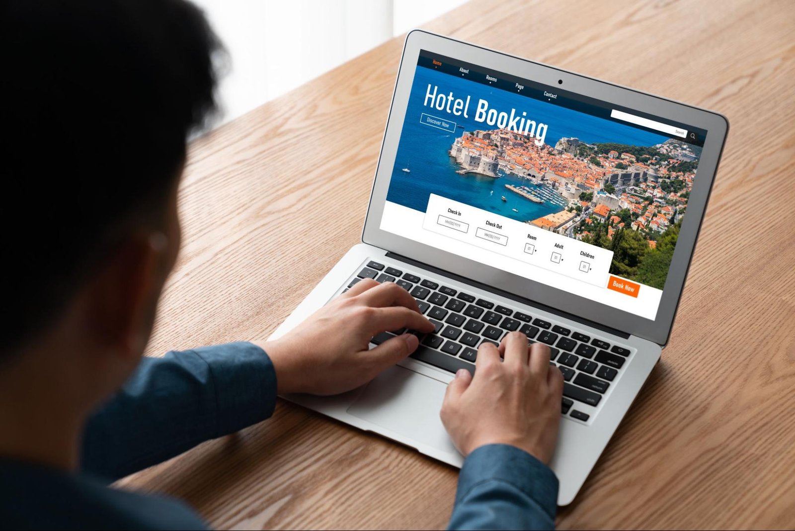 What Is an Online Hotel Booking System and How Does It Work?